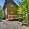 Отель Sevierville Cabin w/ Hot Tub: 5 Mi to Pigeon Forge, фото 10