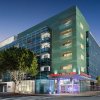 Отель Hampton Inn & Suites Santa Monica в Санта-Монике