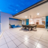 Отель Azure Seas Executive - Airlie Beach, фото 14