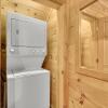 Отель King Of The Mountain 3 Bedroom Cabin, фото 8