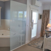 Отель Sailaway Beach House, фото 2