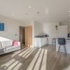 Отель 2 Bedroom Balcony Flat in Bermondsey, фото 2