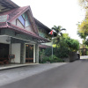 Отель OYO 154 Griya Patria Guest House, фото 13