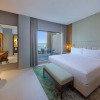 Отель Doubletree By Hilton Sharjah Waterfront Hotel & Suites, фото 33