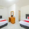 Отель OYO 951 Cempaka Ratu Beach Resort, фото 4