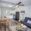 Отель Remodeled Vintage Charm 1br/1ba Apt Close to DT, фото 23