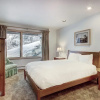 Отель Ski In & Slopeside Luxury Townhome At Pines Lodge Sleeps 12 4 Bedroom Townhouse by RedAwning, фото 4