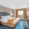 Отель Days Inn by Wyndham Airport/Maine Mall, фото 2