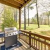 Отель Inviting Cashiers Condo: Deck & Golf Course Views!, фото 8