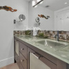 Отель Gorgeous Spacious 2bed Bayview Apartment, фото 8