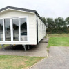 Отель Exotic 3-bed Caravan at Newquay Holiday Park, фото 1