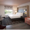 Отель Holiday Inn Hotel & Suites Calgary Airport North, an IHG Hotel в Калгари 