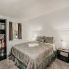 Отель 49sl - Hot Tub - Wifi - Fireplace - Sleeps 10 3 Bedroom Home by Redawning, фото 14