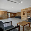 Отель Huge Luxury Home With Hot Tub and Sauna - 2 mi to Dwntn, фото 2