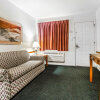 Отель American Inn and Suites, фото 3