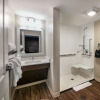 Отель TownePlace Suites Milwaukee Oak Creek, фото 3