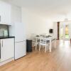 Отель Sleek and Stylish 2BD Home With a Garden Anerley, фото 9