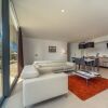 Отель Golden Rays Luxury Apartments, фото 2