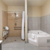 Отель Quality Inn & Suites, фото 29