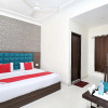 Отель OYO 12354 Hotel Sangreela, фото 3