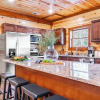 Отель Daybreak by Avantstay Sleeps 18 Cabin + Pool/spa, фото 11