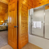 Отель Big Sky Lodge II, 7 Bedrooms, Sleeps 28, Theater, Arcades, Hot Tub, Gazebo, фото 4
