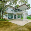 Отель Big And Comfy Studio At Graha Wishnu Guest House, фото 18