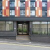 Отель Popular Studio - Great for Working Away and Royal Oldham Hospital, фото 1