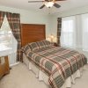 Отель Beach Wood Retreat 4 Bedrooms 2 Bathrooms Home в Вирджиния-Бич