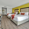 Отель Stunning 12th Floor Studio in the Grove, фото 3