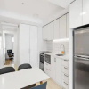 Отель Central Modern Apartment With Remote Working Space, фото 3