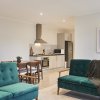 Отель Earthy And Polished 2 Bedroom Unit In Chadstone, фото 4