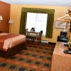Отель Regency Inn & Suites в Фариболте