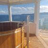 Отель Spectacular Lakefront Home, фото 30