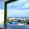 Отель Ocean View From the Rooftop Pool! Only one Block to the Beach, Studio for 2, фото 18