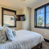 Отель Blackstone Skier Bliss With Private Hot Tub! 3676 3 Bedroom Townhouse by RedAwning, фото 5