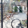 Отель Modern apt With Large Garden & Parking in Center, фото 26