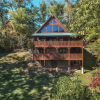 Отель Triple Mountain View - Three Bedroom Cabin, фото 20