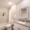 Отель Stylish 1BR Near UT Mueller Evonify, фото 10