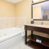 Отель Holiday Inn Express & Suites Lexington, an IHG Hotel, фото 9