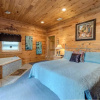 Отель Ever After - One Bedroom Cabin, фото 2