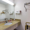 Отель Econo Lodge Little Creek, фото 9
