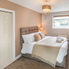 Отель Stunning 2-bed Apartment in Windsor - Free Parking, фото 3