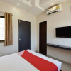 Отель OYO 2453 Hotel Mangesh Plaza, фото 8