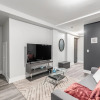 Отель Brand New - 1BR Modern Apt - Central Location, фото 12