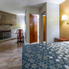 Отель Econo Lodge Inn & Suites On The River, фото 5