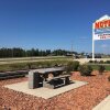 Отель Western Budget Motel Whitecourt 3 в Уайткорте