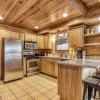 Отель Arrowhead Lodge - New Listing! 4 Bedroom Cabin by Redawning, фото 9