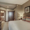 Отель Ski-in, Ski-out Luxury 4 Bdrm/4 Bath On Peak 7 4 Bedroom Condo, фото 3