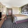 Отель Super 8 by Wyndham Greenville, фото 1